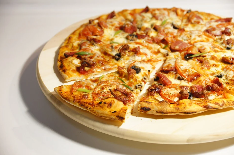 Puttanesca Style Pizza With Arrabbiata Sauce